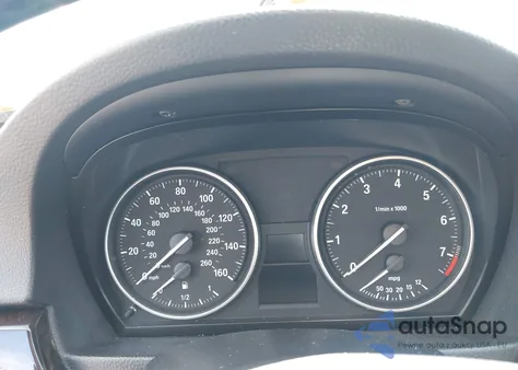 2011 BMW 328I xDrive z USA, uszkodzony, nr VIN WBAPK5C57BF126074